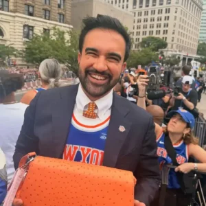 NY Knicks parade blazer