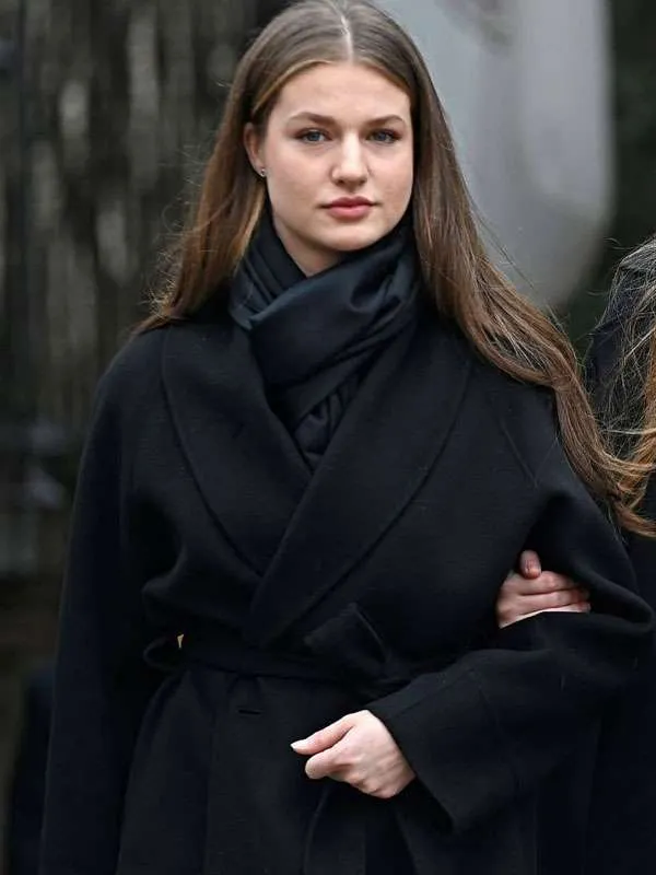 Get Princess Leonor 2026 Black Wool Coat
