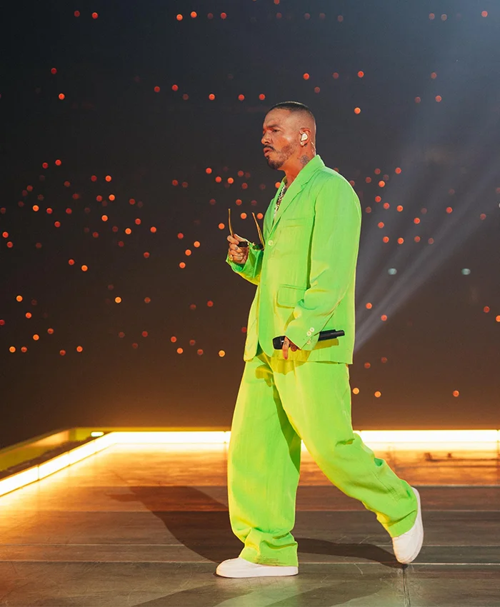 J Balvin Final Show Paris 2026 Green Suit