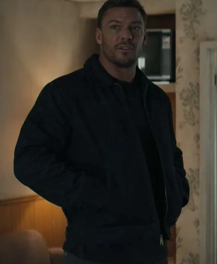 Reacher-S02-Jack-Reacher-Black-Jacket