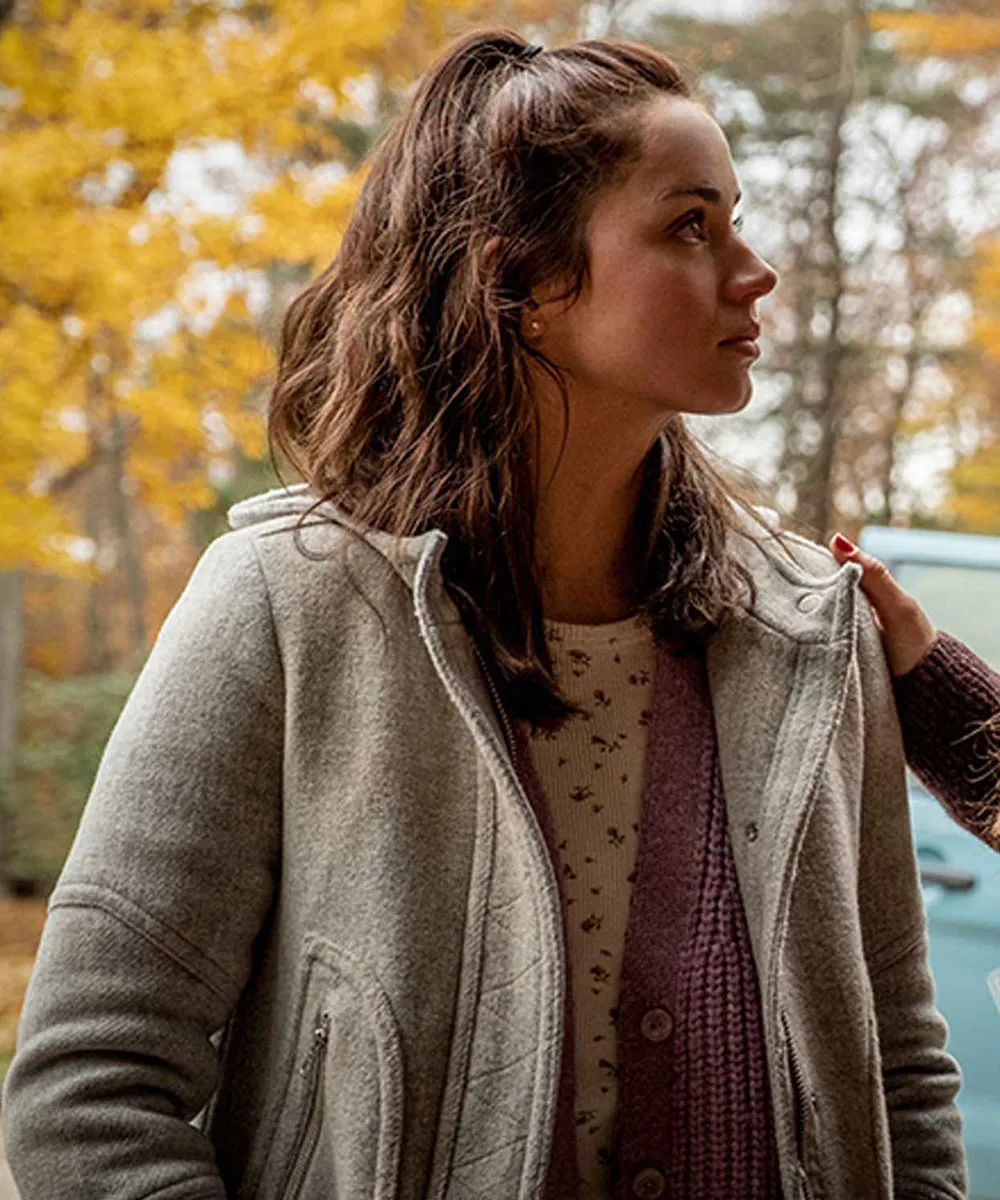 marta-cabrera-coat-knives-out-ana-de-armas-coat-1