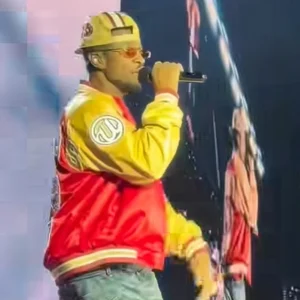 Get Usher Live Performance Levi’s x 49ers Bomber Jacket
