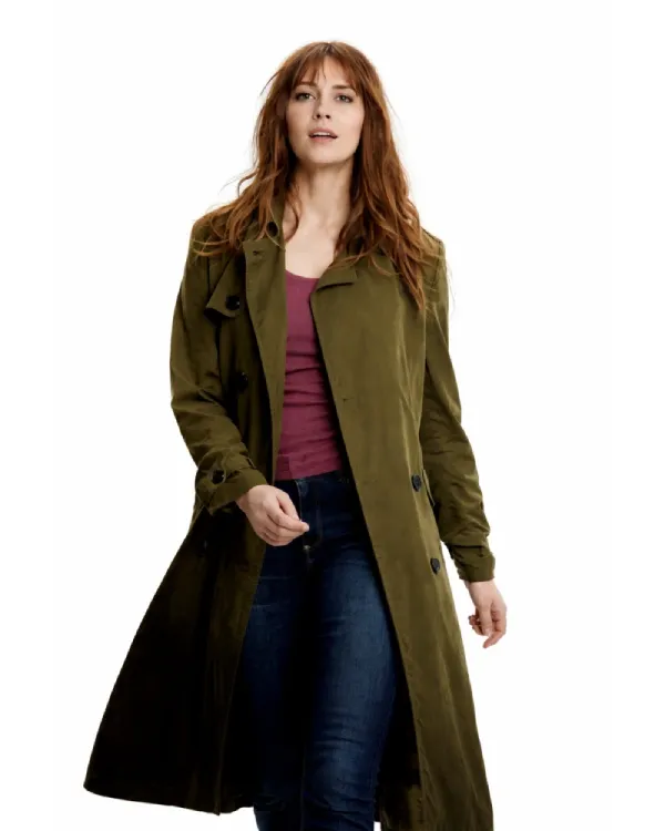 Teresa Palmer Coat