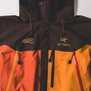 BEAMS × Arc’teryx Theta AR Jacket