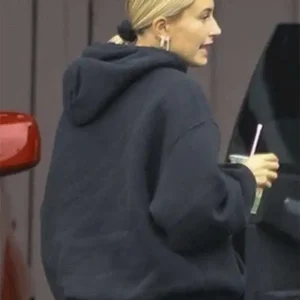 Get Hailey Bieber Street Style Black Oversized Hoodie