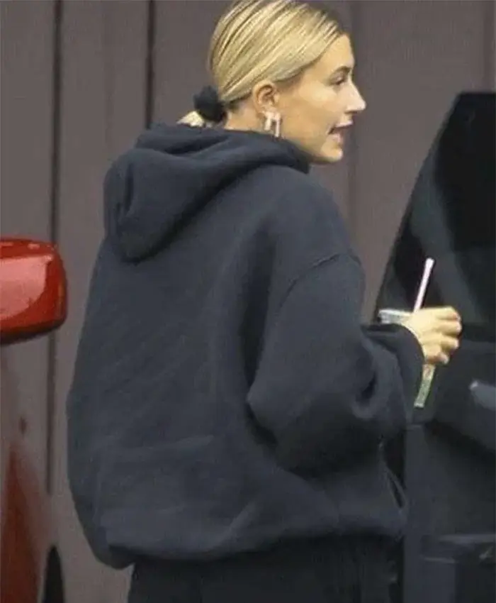 Get Hailey Bieber Street Style Black Oversized Hoodie