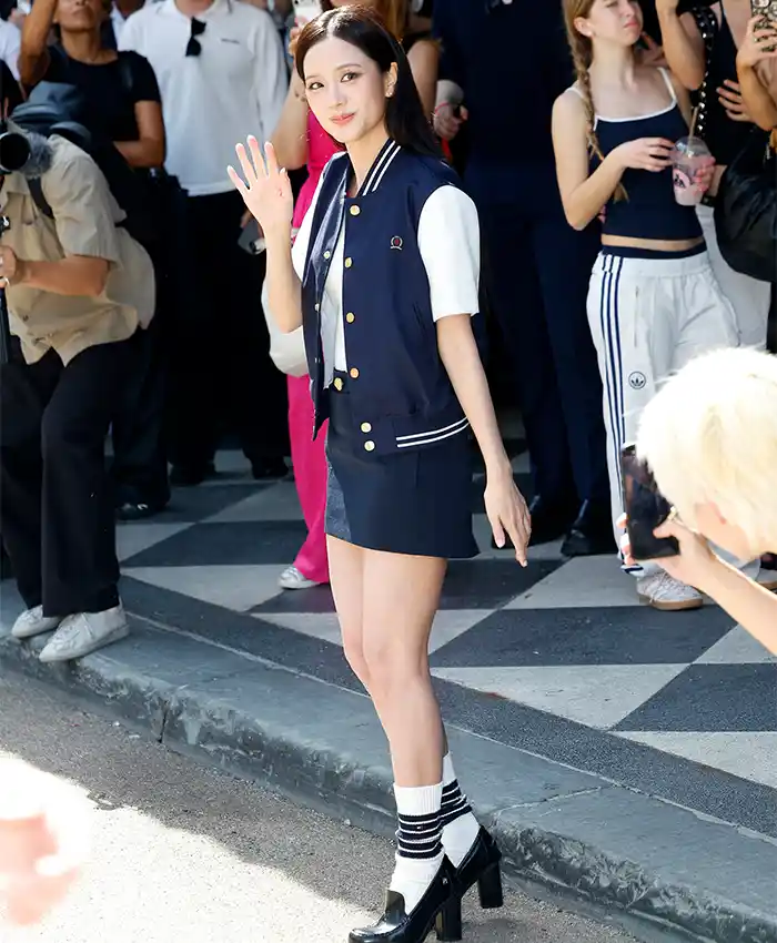 Get Jisoo NYFW Navy Tommy Hilfiger Blue vest