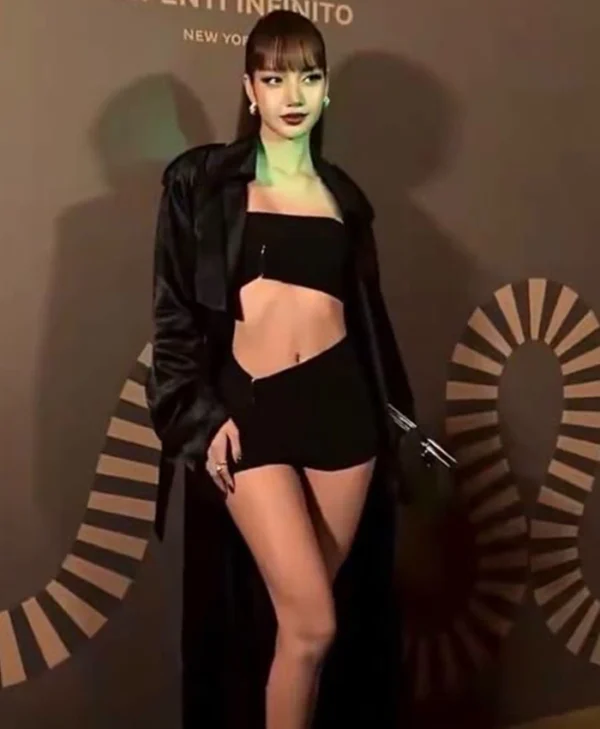 Get Lisa Bvlgari Serpenti Infinito After Party Black Long Coat