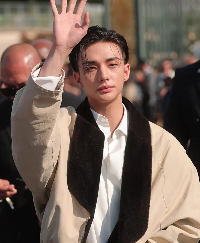 Hyunjin Dior SS27 Show Beige Cotton Jacket