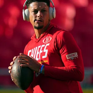 buy now Patrick Mahomes 2026 Chiefs Sleeveless Hoodie