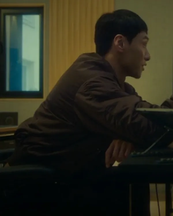 buy now Um Tae-Seong The Trunk Bomber Jacket